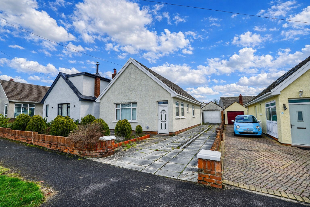Main image of property: Heol Aer, Rhiwbina, Cardiff, CF14