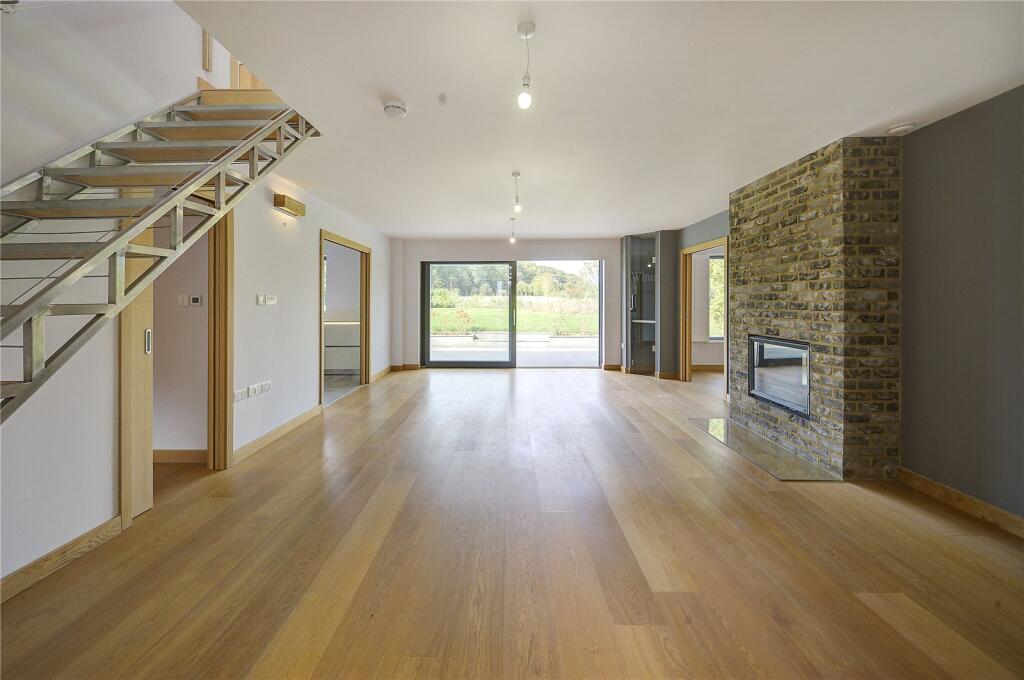 House in South Oxfordshire, Chinnor - View 2