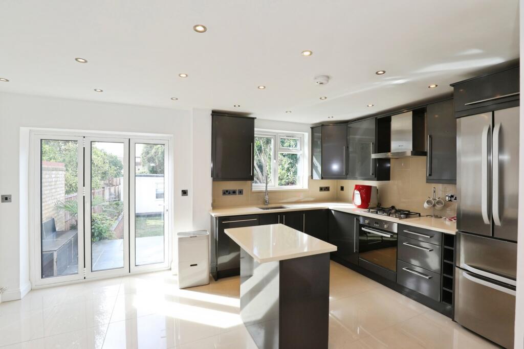Main image of property: Stile Hall Gardens, London, W4