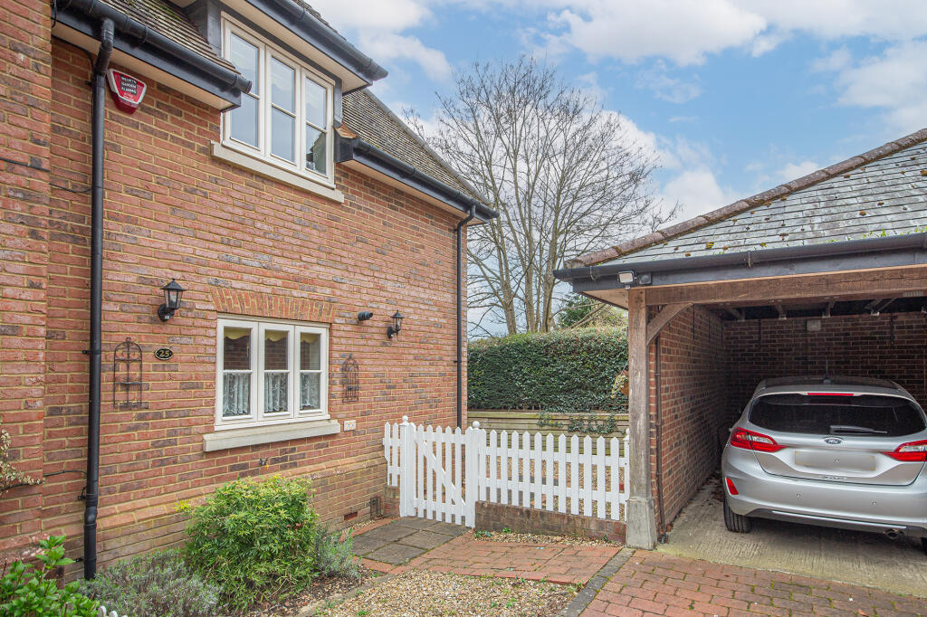 Wendover Drive, Welwyn, Hertfordshire, AL6