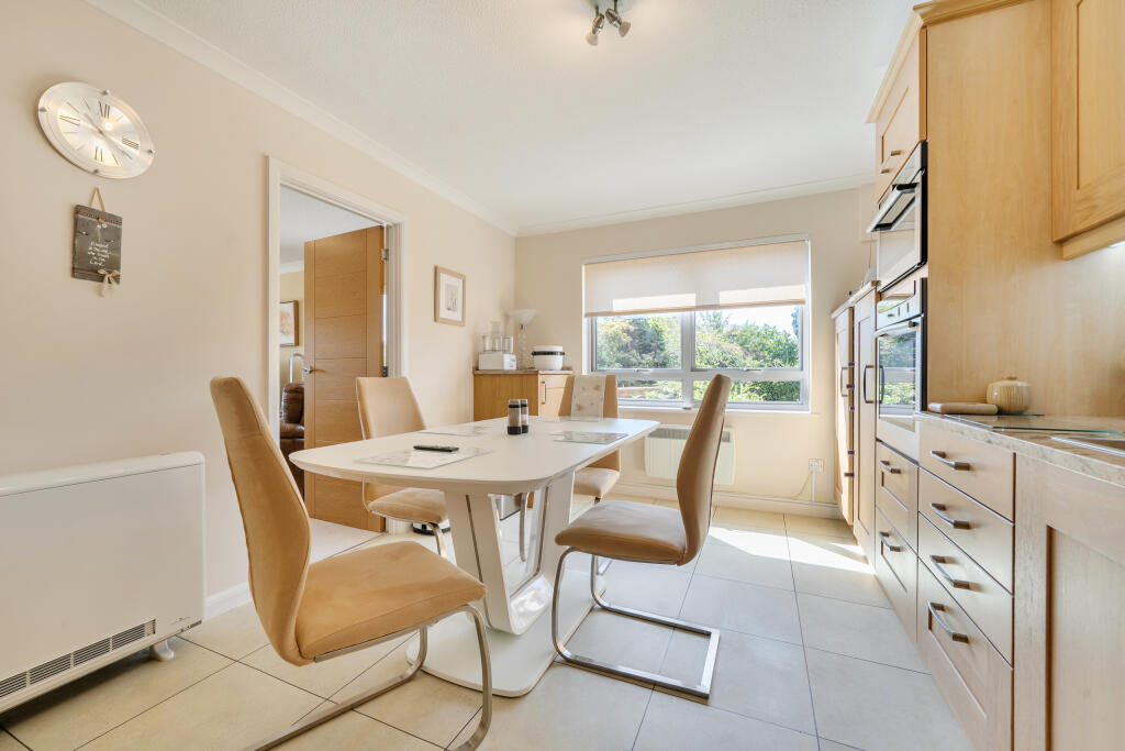 Compass Court, Taunton photo 4