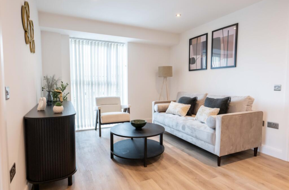 Main image of property: THE MOUNT, Richmond Hill Apporach