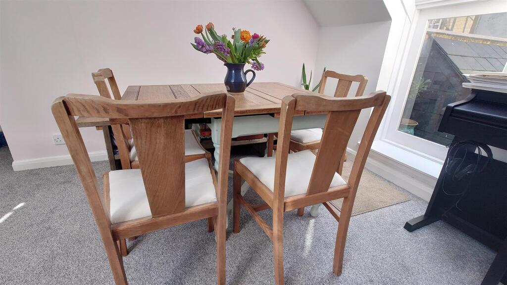 Apartment in Hove, Brunswick - More