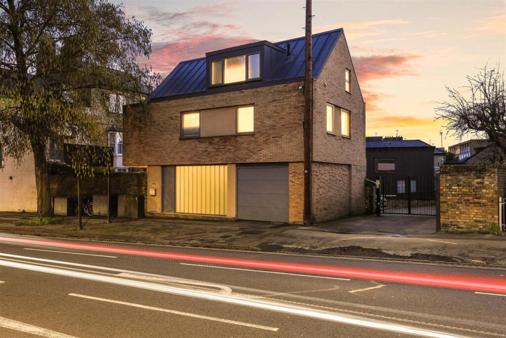 Main image of property: Croftholme Lane, Cambridge