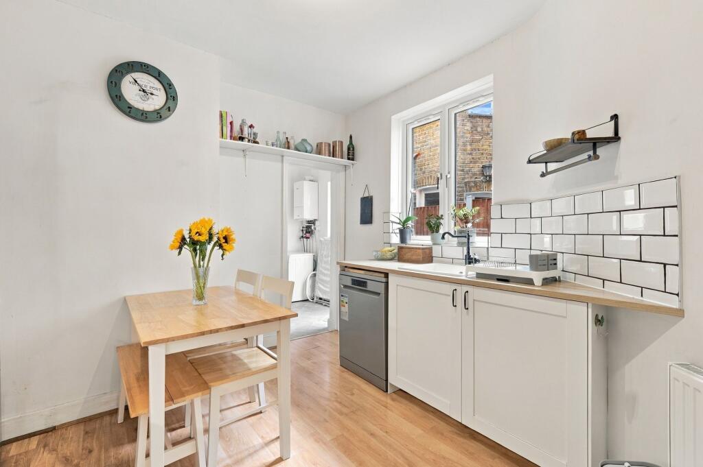 Apartment in London, Leyton - View 5