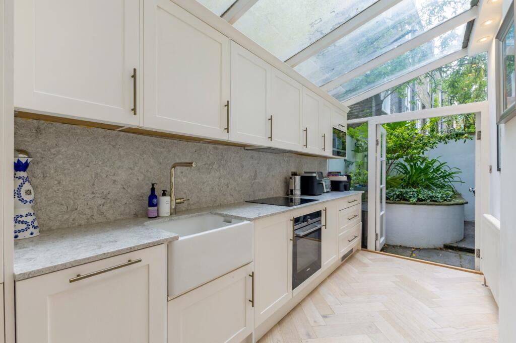 Apartment in London, Lot's Village, Earl's Court - View 3