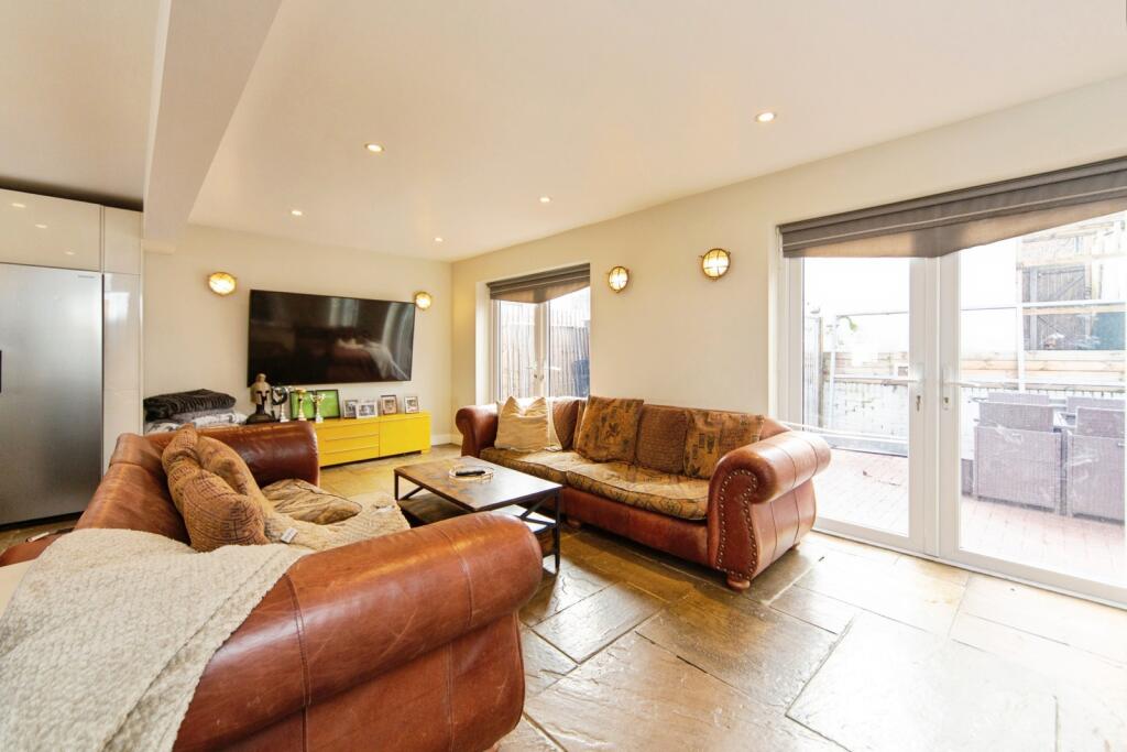 Grange View, Birkenhead, CH43 - View 4