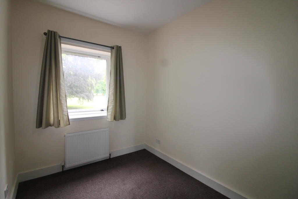 Apartment in Paisley, Renfrewshire - View 5