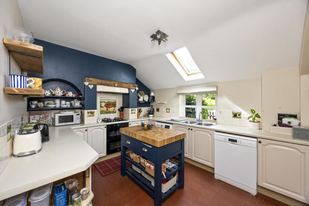 House in Redhill - View 4