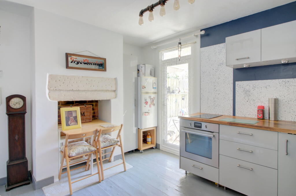 Hastings Road, Corsham, SN13 photo 3