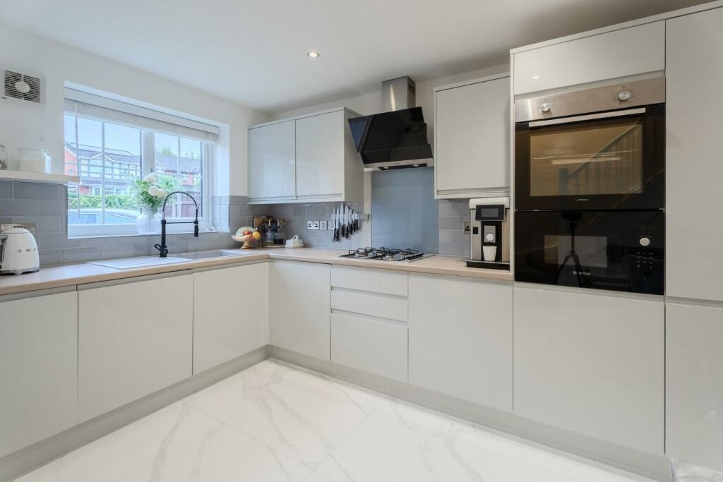 House in Wolverhampton, Loxdale - View 2