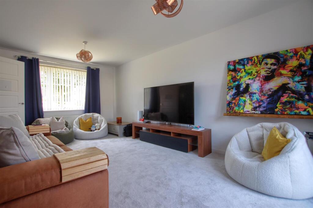 House in Thornaby, Mandale Park - View 4