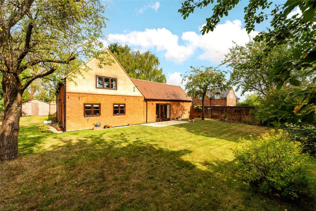 Lowndes Way, Winslow, Buckingham, Buckinghamshire, MK18 photo 2