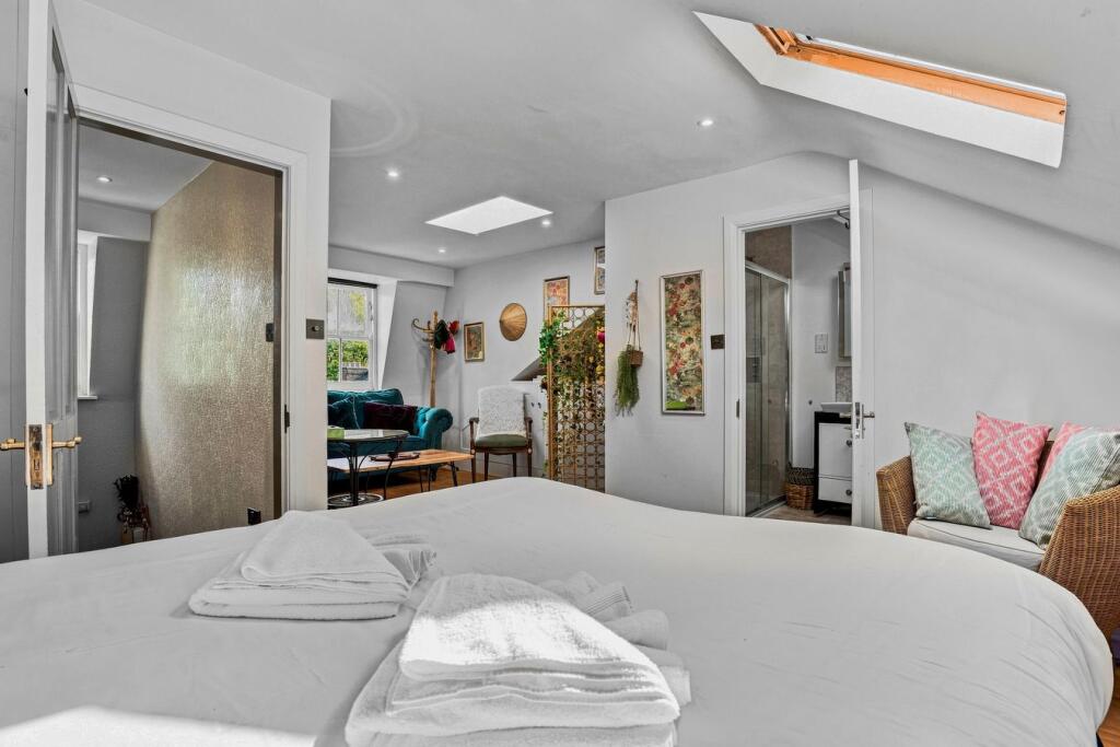 Apartment in London - More