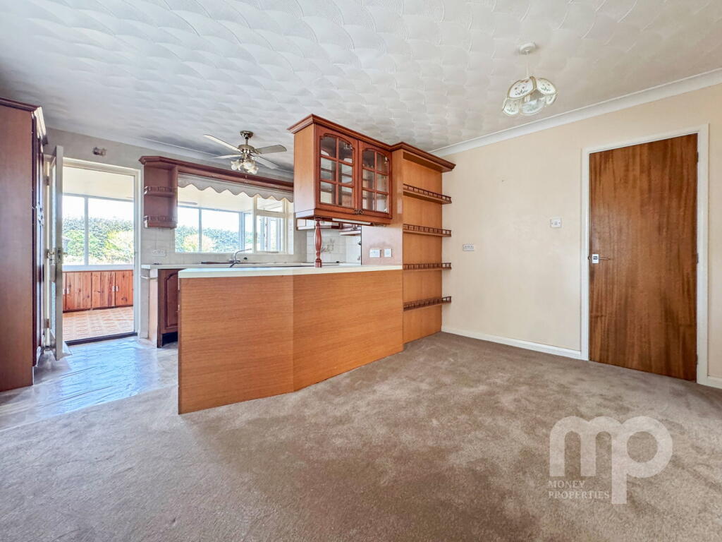 House in Breckland, Thorpe Row, Shipdham - View 4
