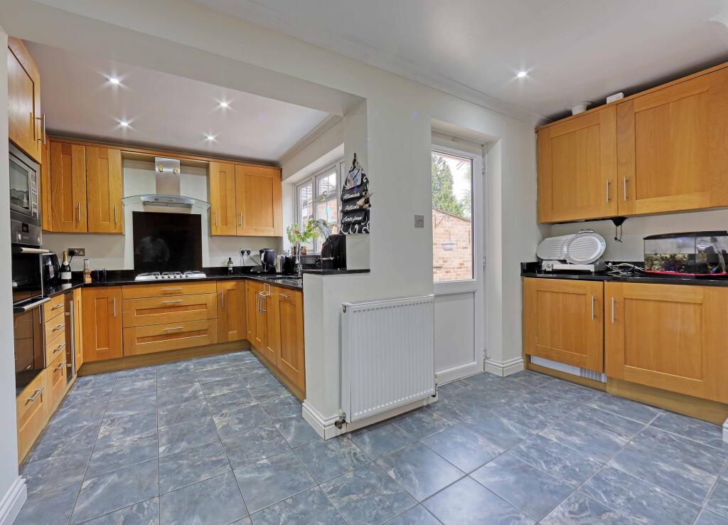 House in Slough - View 2