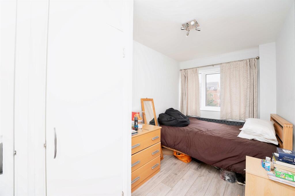 Apartment in Harrow - View 5