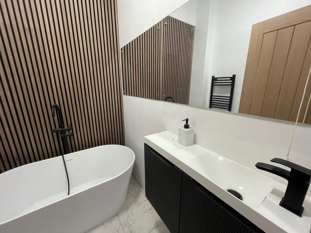 Apartment in Cowes, Isle of Wight - View 2