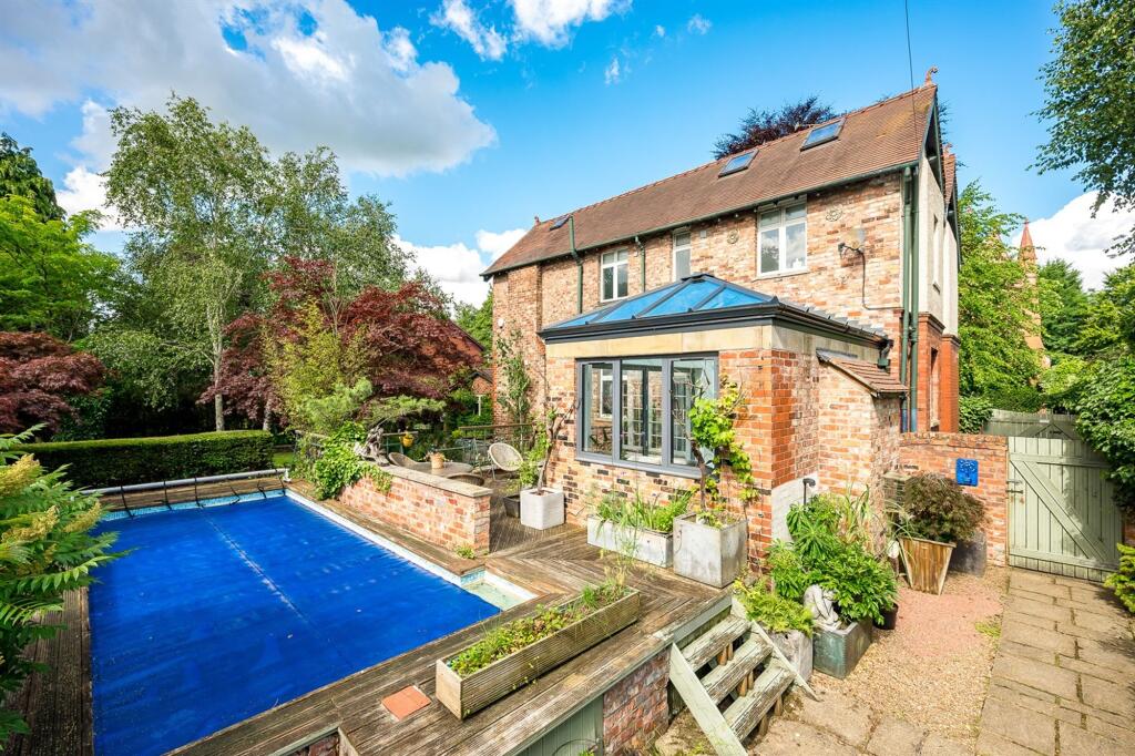 Bentinck Road, Altrincham, WA14 photo 3