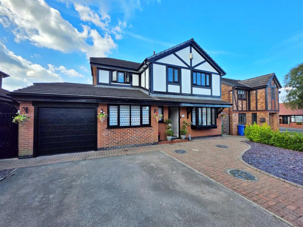 Main image of property: The Paddock, Poulton-Le-Fylde