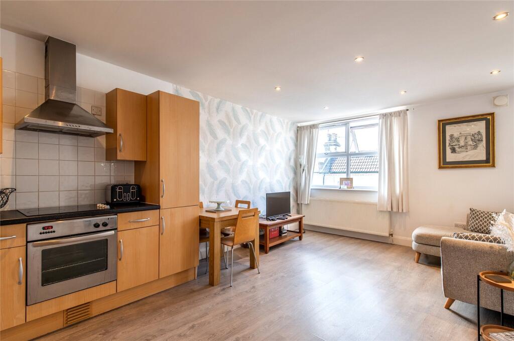 Apartment in Gravesham, Northfleet - View 4