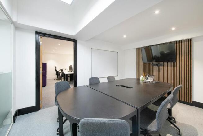OFFICE 10.jpg