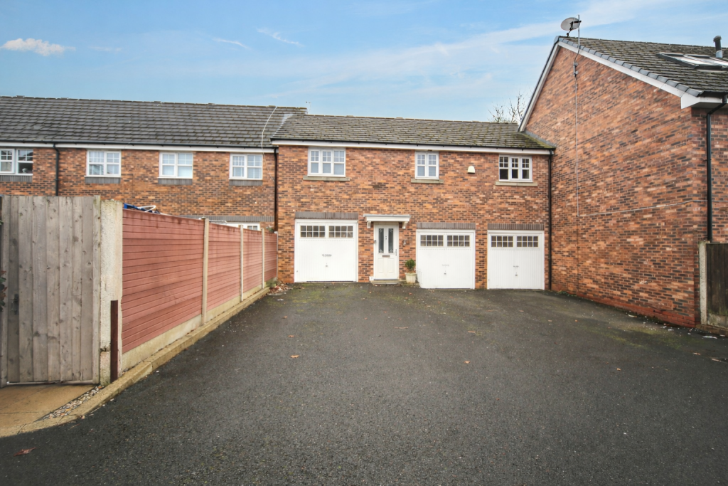 Main image of property: 9 Chapelside Close, Aspull, Wigan, Greater Manchester WN2 1BX