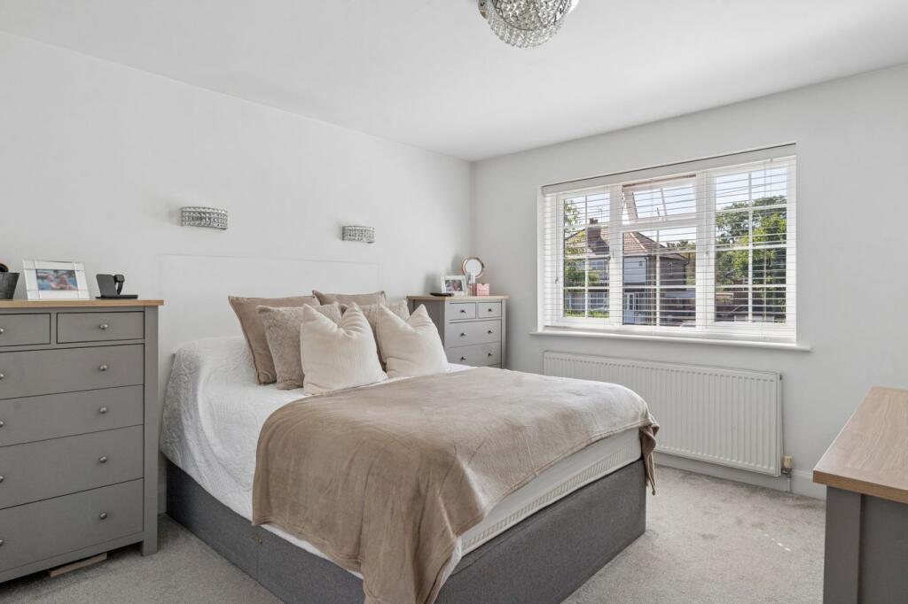 House in Richings Park, Iver - More