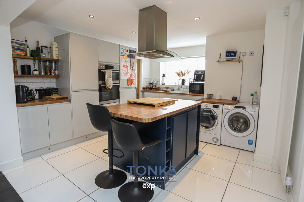 House in Dudley, West Midlands - View 5