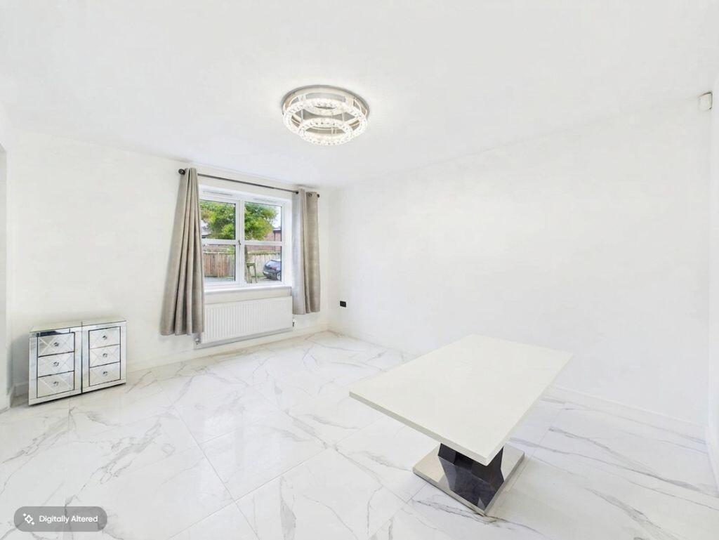 Rolag Crescent, Swinton, Manchester photo 3