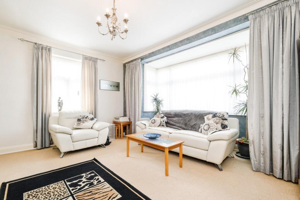 Apartment in Woodford Green, South Woodford - More