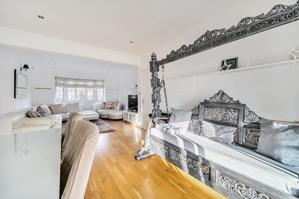 House in Slough - View 4