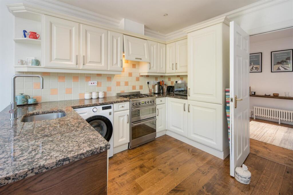 Apartment in Seaview, Nettlestone and Seaview - More