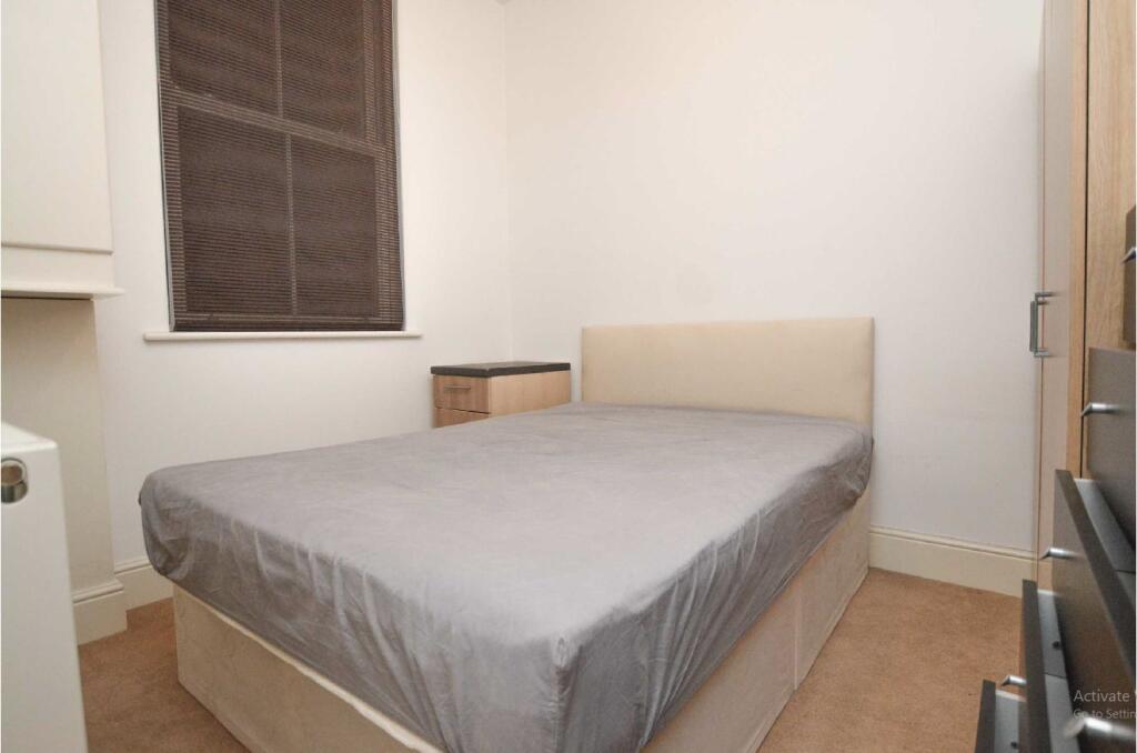 Apartment in Canterbury - View 4