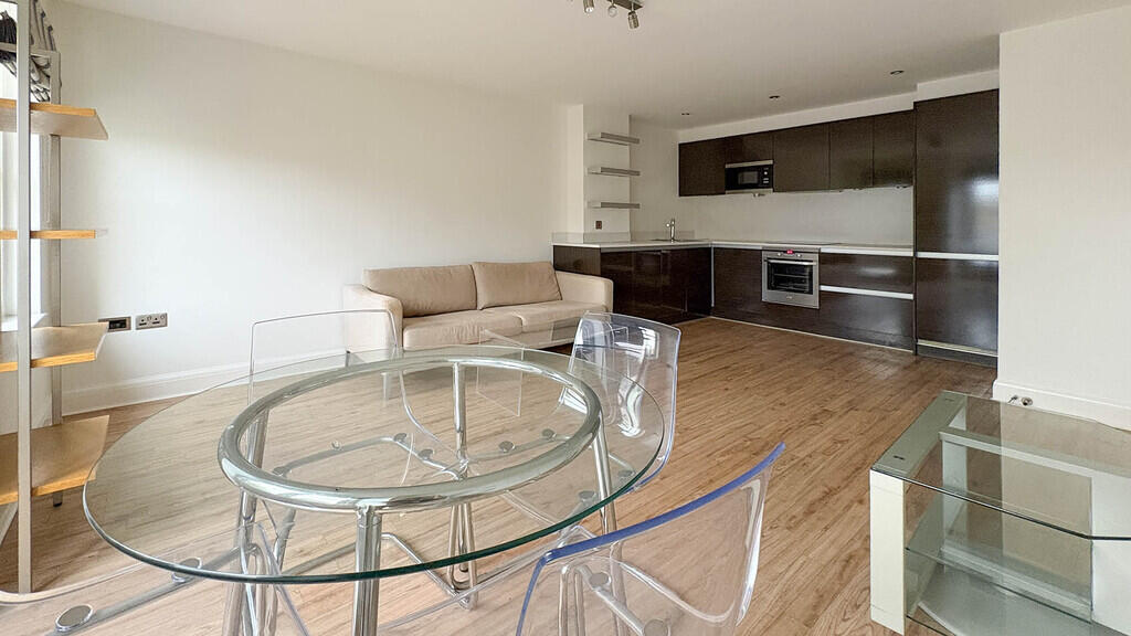 Apartment in Cambridge - View 4