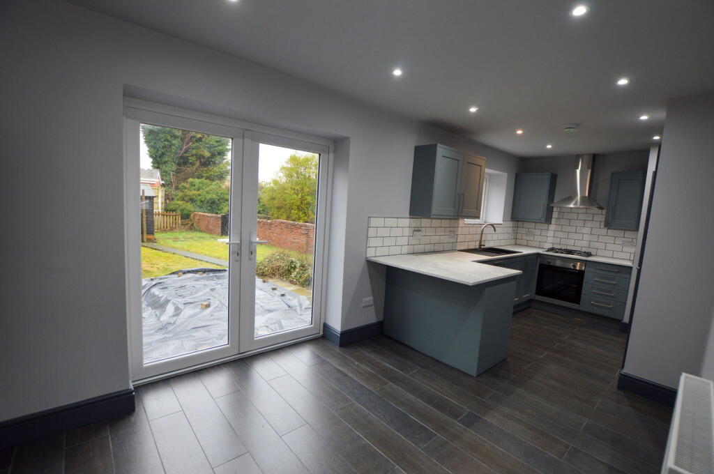 Willow Grove, Golborne, Warrington, WA3 3SH photo 3