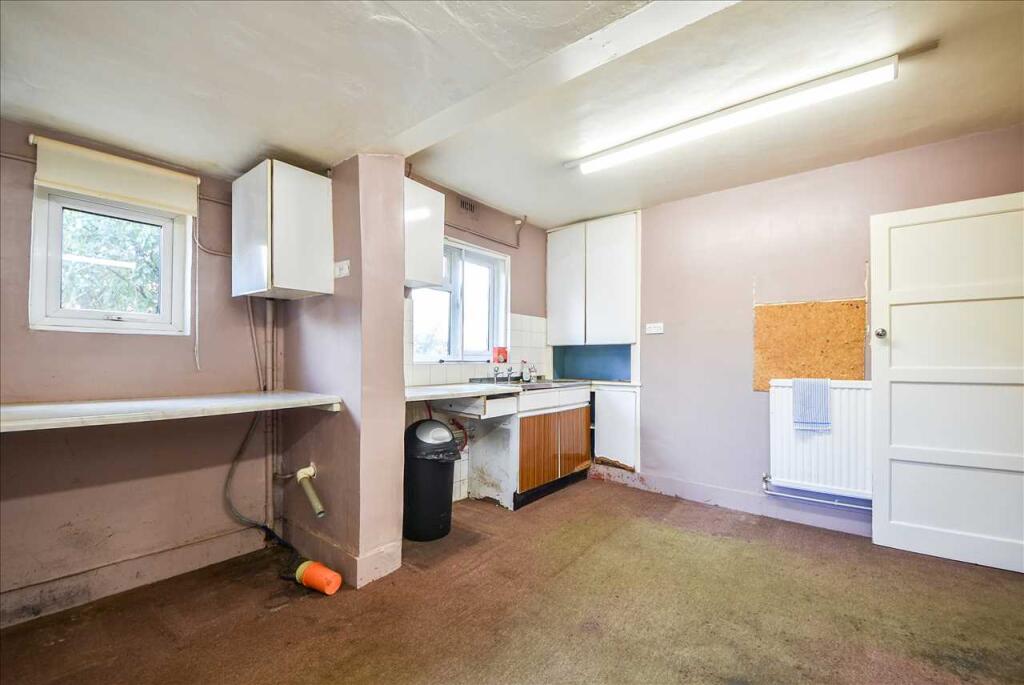 Kingsway, Wellingborough, NN8 2PA photo 4