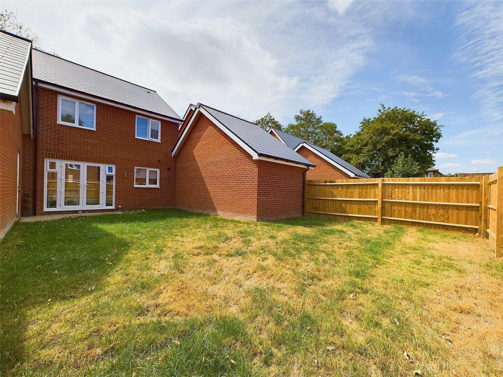 Cricketers Gardens, Witham, Essex, CM8 photo 4