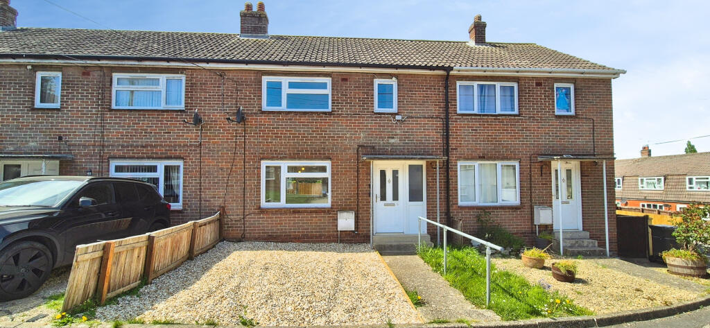 Main image of property: Stringfellow Close, Chard, Somerset