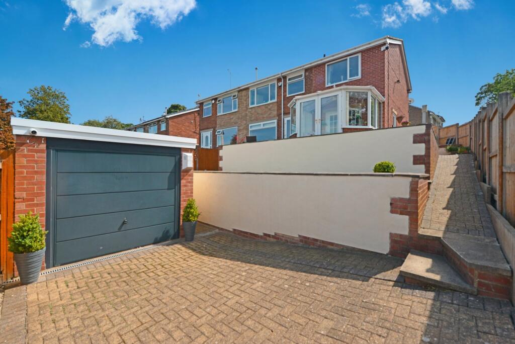 Kenmore Way, Cleckheaton, West Yorkshire, BD19