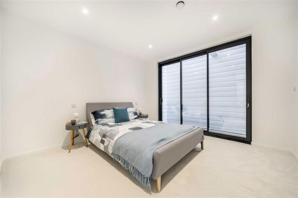 Apartment in London - More