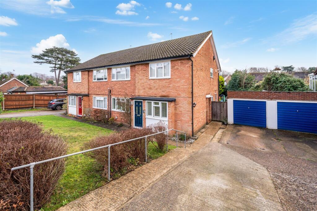 2-bed flat on Fir Tree Road, Epsom, £400,000