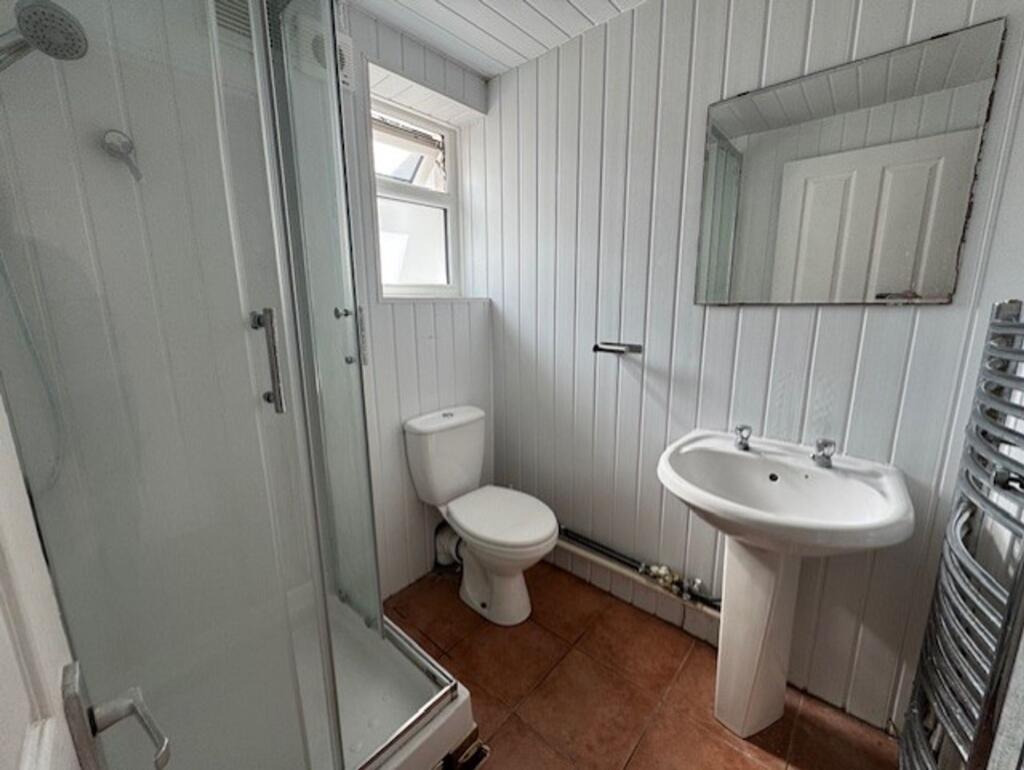 House in Cardiff, Canton - More