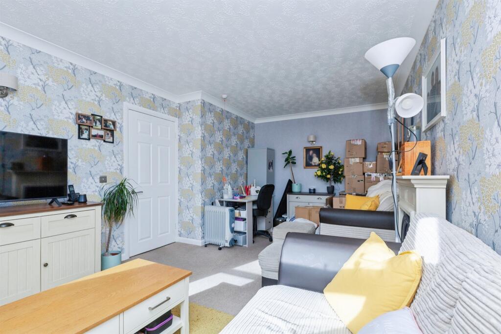 Apartment in Whetstone - View 5