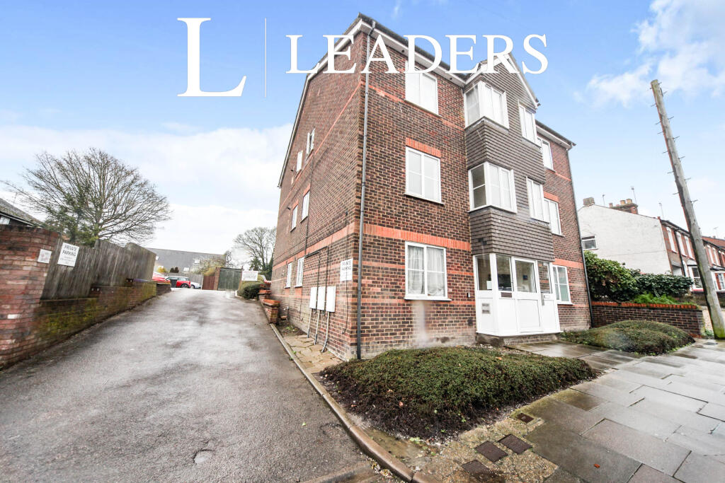 Main image of property: Chiltern Road, Dunstable, Bedfordshire, LU6