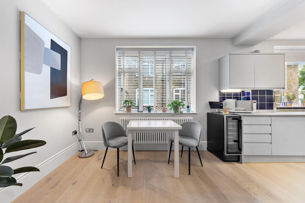 Main image of property: Queens Row, SE17