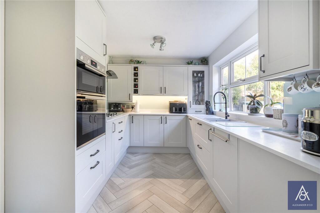Forrester Drive, Brackley, Northamptonshire photo 5