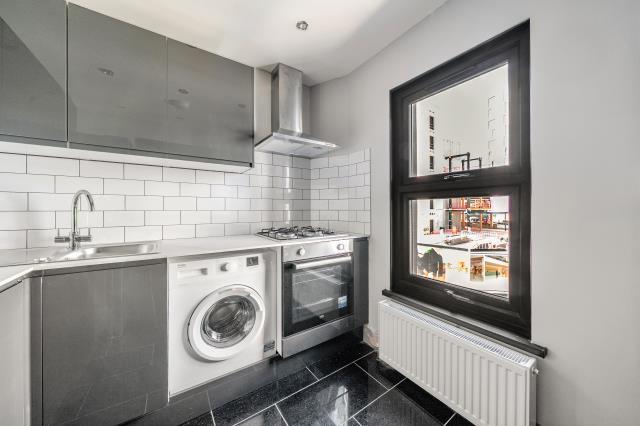 Apartment in Maidenhead, Fishery - View 2