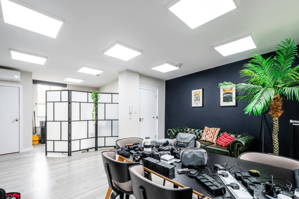 City Rd 213 12F  6.jpg