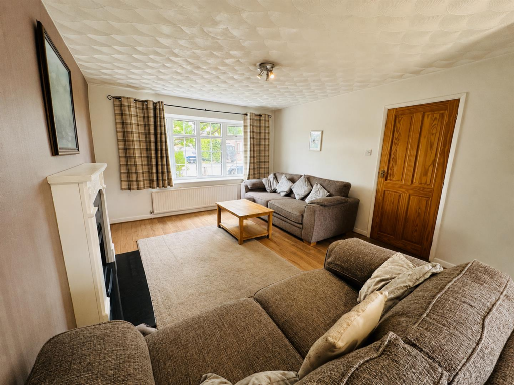 House in Hemingbrough - More